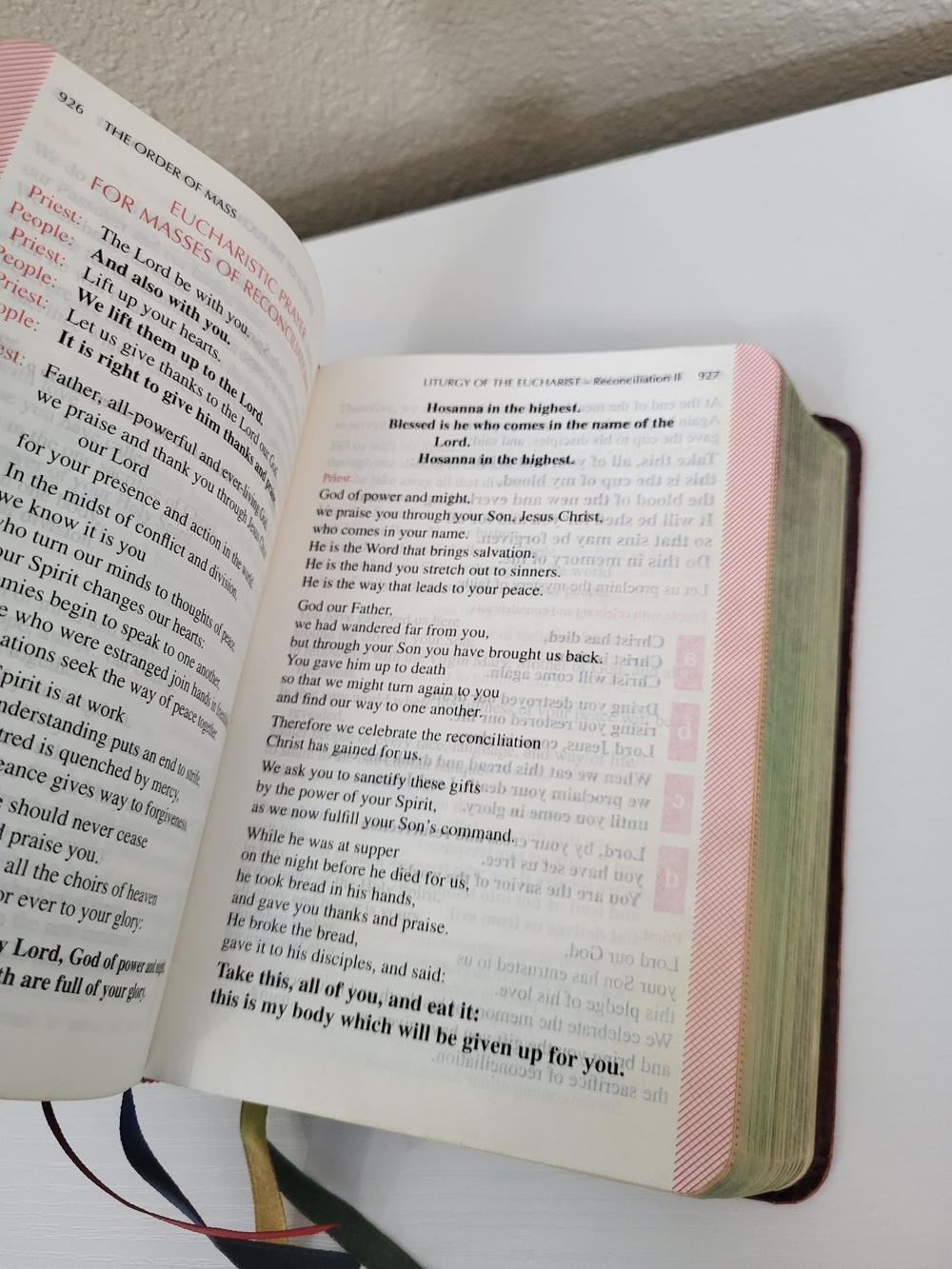 Vatican II Weekday Missal - Burgundy with Gold Stamping - Picture 5 of 7